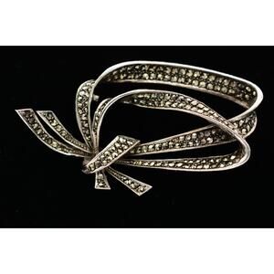 ELd Vintage Bow Pin Brooch Marcasite Sterling Silver 925 Shiny Signed 1960s BinF
